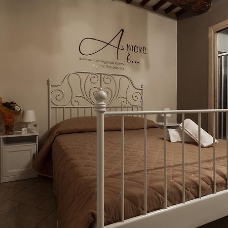 Flori'S Bed and Breakfast Viareggio Buitenkant foto