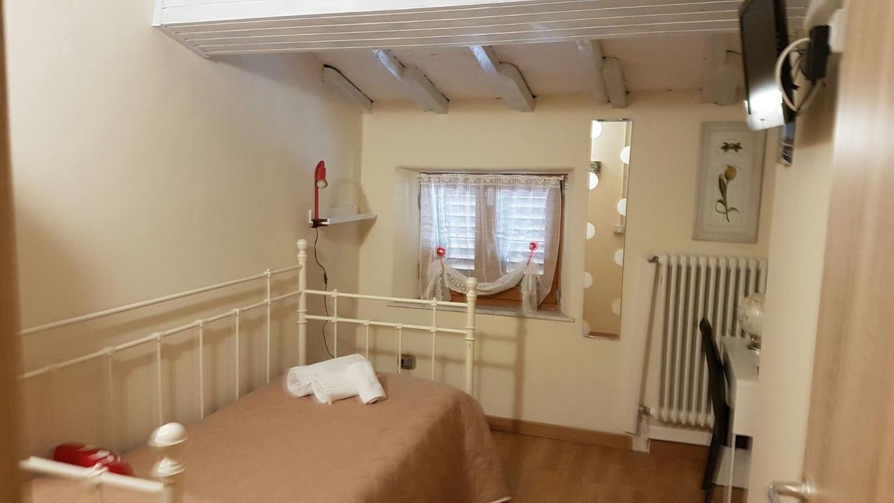 Flori'S Bed and Breakfast Viareggio Buitenkant foto