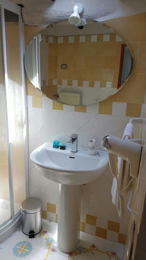 Flori'S Bed and Breakfast Viareggio Buitenkant foto