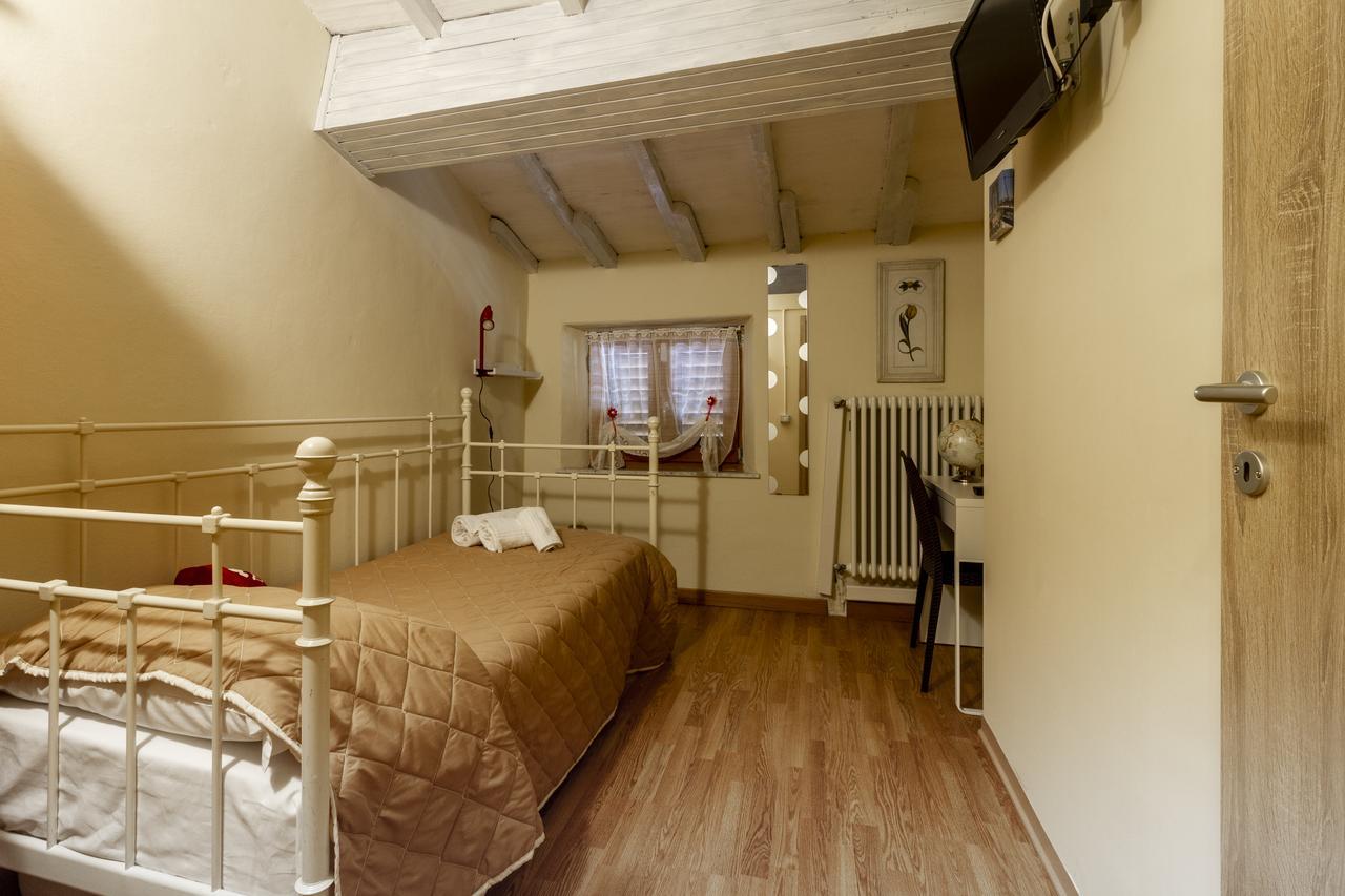 Flori'S Bed and Breakfast Viareggio Buitenkant foto