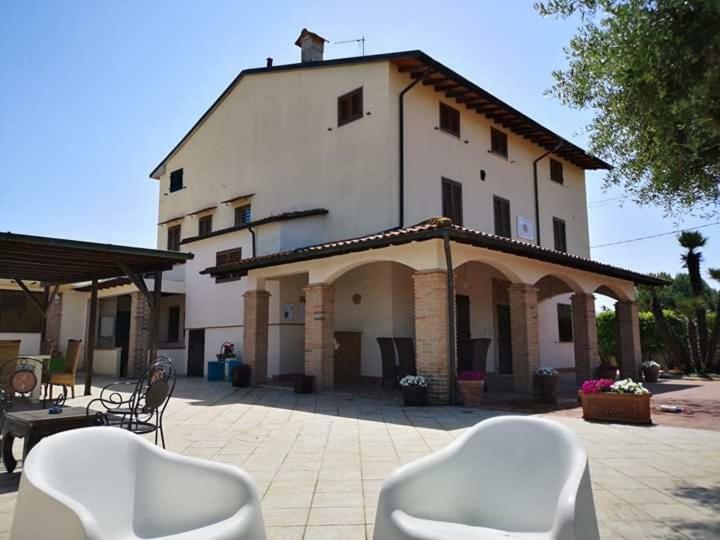 Flori'S Bed and Breakfast Viareggio Buitenkant foto